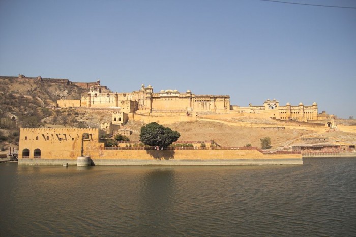 Il complesso dell'Amber Fort, da fuori